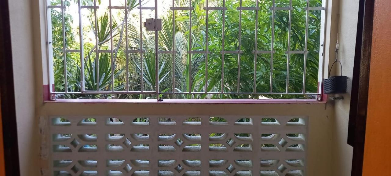Grand-Bourg  Studio Independant Chez L Habitant- מראה חיצוני תמונה